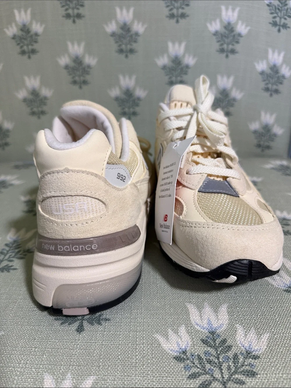 New Balance 992 Neutral Cream/Beige Sneakers